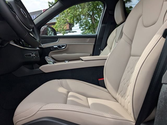 New 2025 Volvo XC90 B5 Core w/ Protection Package Premier image 25