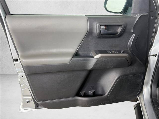 Used 2022 Toyota Tacoma SR5 RWD image 10