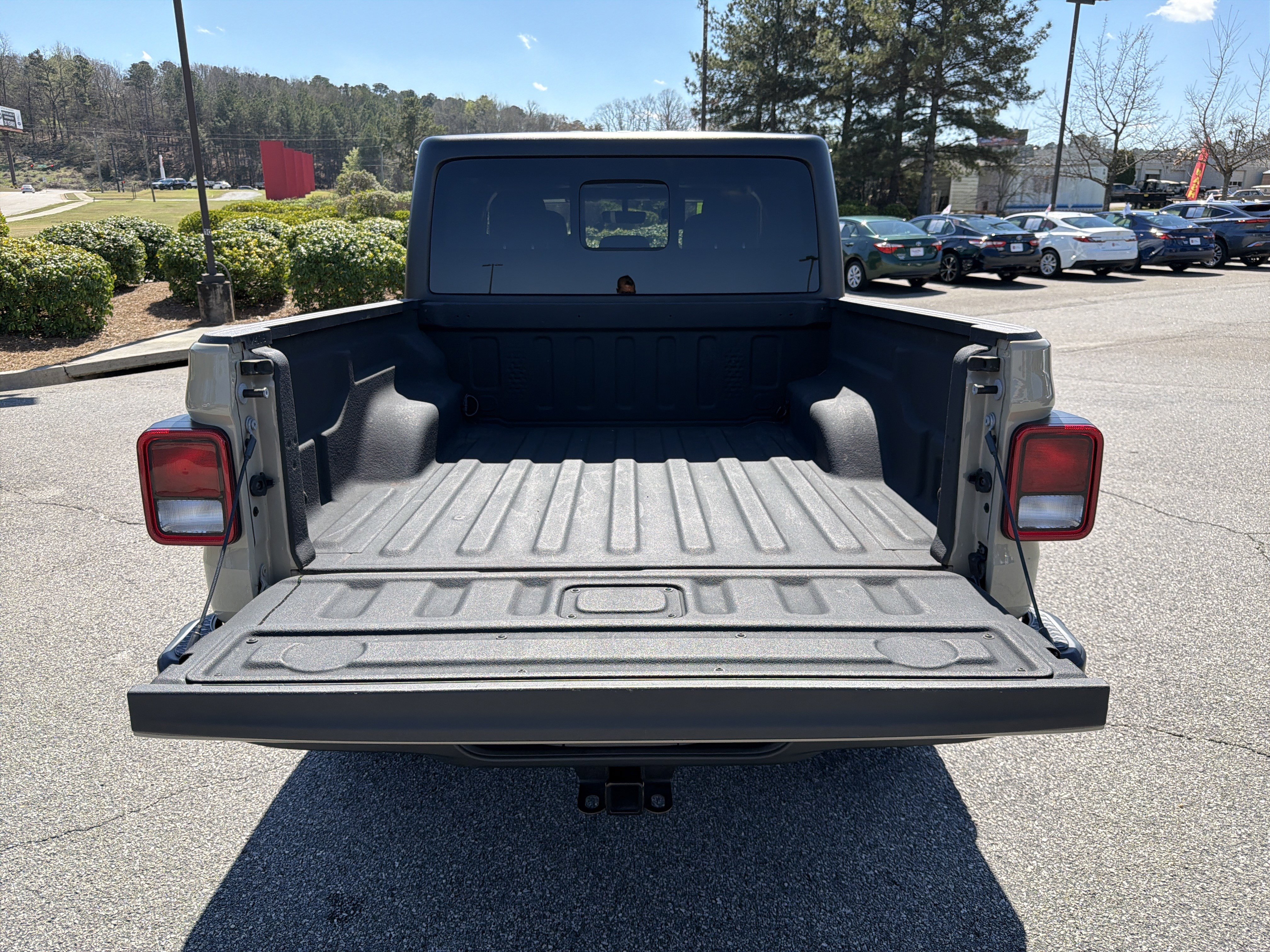 Used 2020 Jeep Gladiator Overland w/ Popular Equipment Package image 29