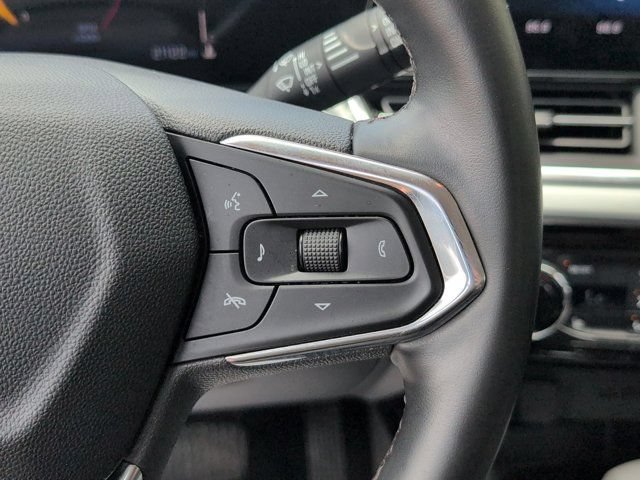 Used 2025 Chevrolet Trax LT w/ LT Convenience Package FWD image 21