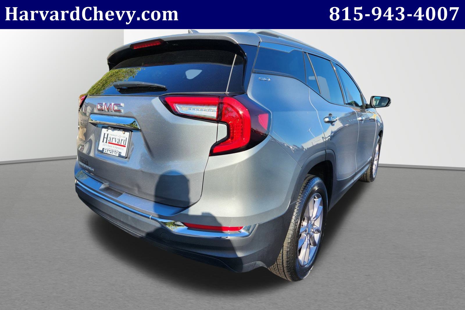 Used 2024 GMC Terrain SLT image 4