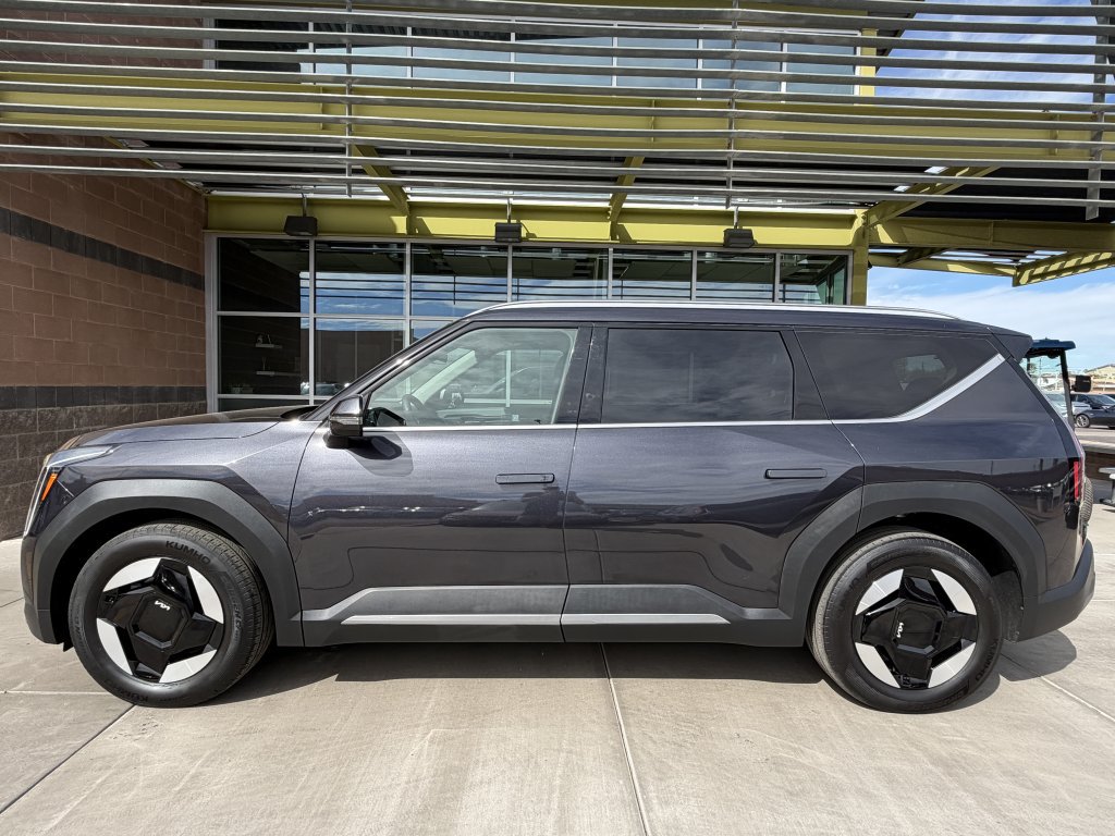 Used 2025 Kia EV9 Wind AWD/4WD image 7