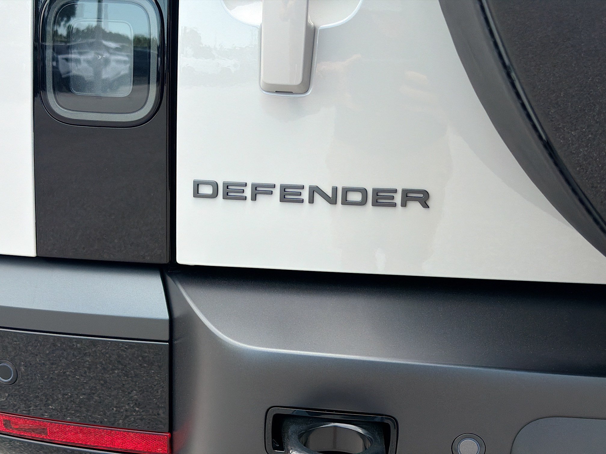 New 2026 Land Rover Defender 110 X-Dynamic SE AWD/4WD image 11