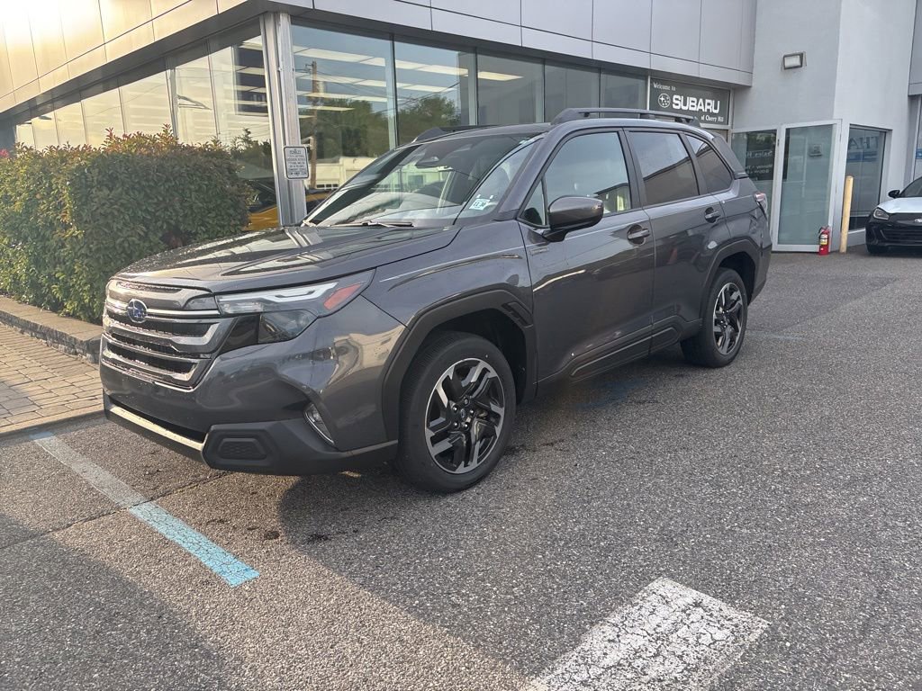 Used 2025 Subaru Forester Premium AWD/4WD image 7