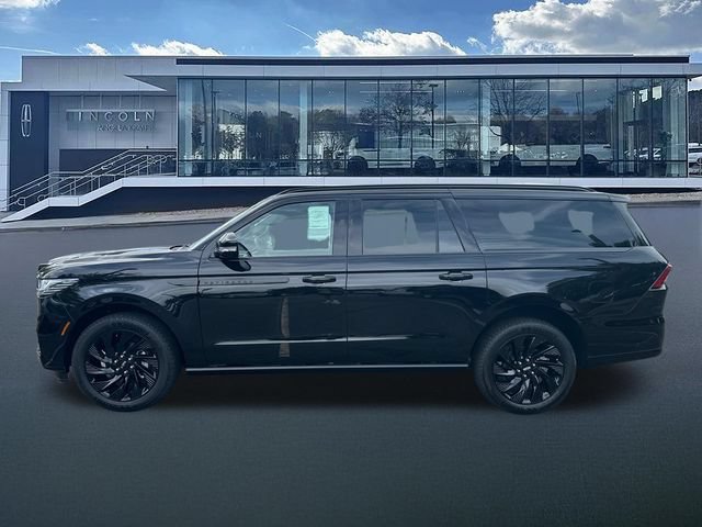 New 2026 Lincoln Navigator L Reserve w/ Jet Appearance Package AWD/4WD image 4