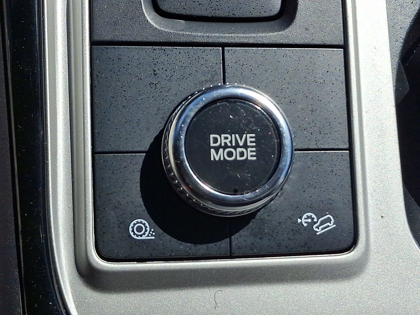 Used 2022 Ford Explorer ST-Line w/ Class IV Trailer Tow Package image 28