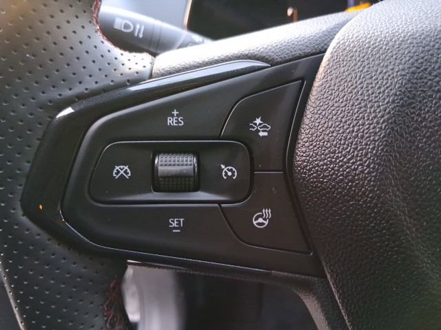 Used 2024 Chevrolet Trax RS w/ Driver Confidence Package image 17