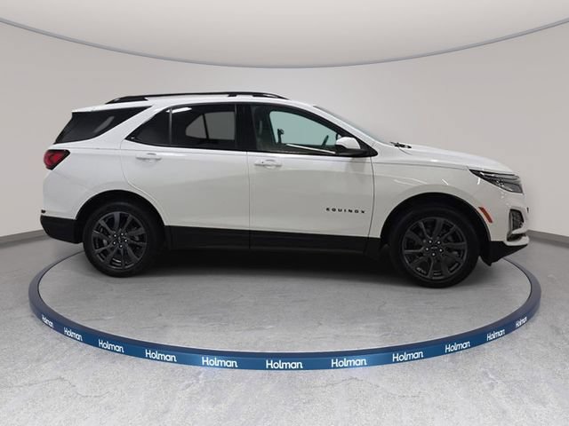Used 2022 Chevrolet Equinox RS w/ LPO, Floor Liner Package AWD/4WD image 5