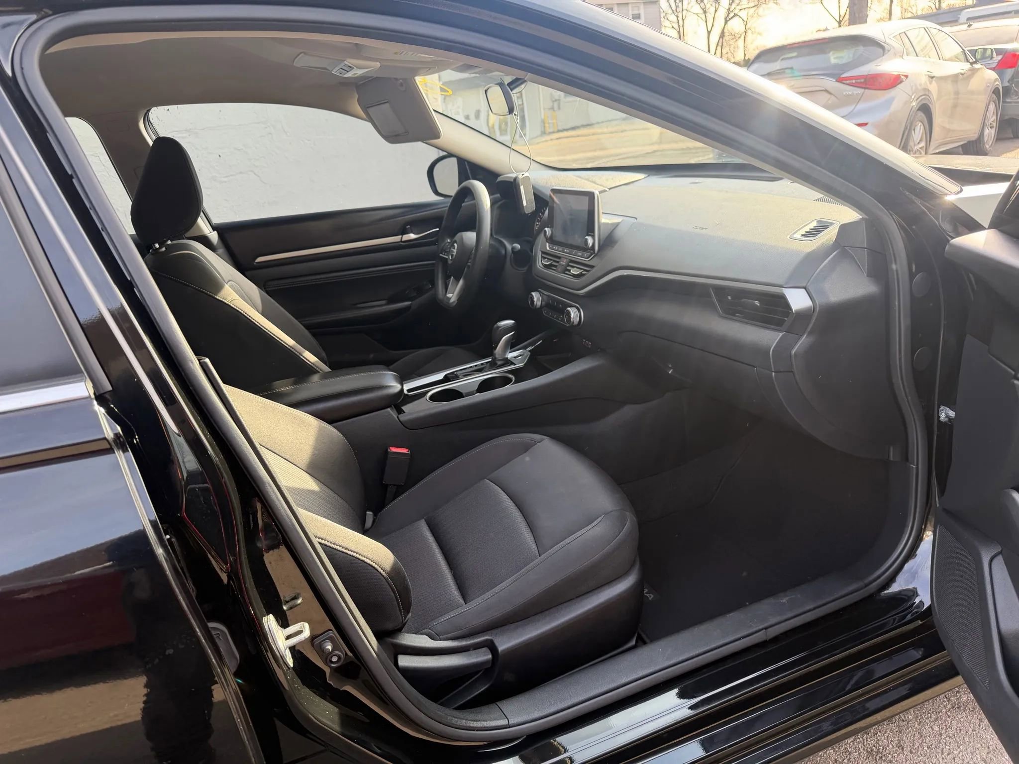 Used 2021 Nissan Altima 2.5 SV FWD image 27