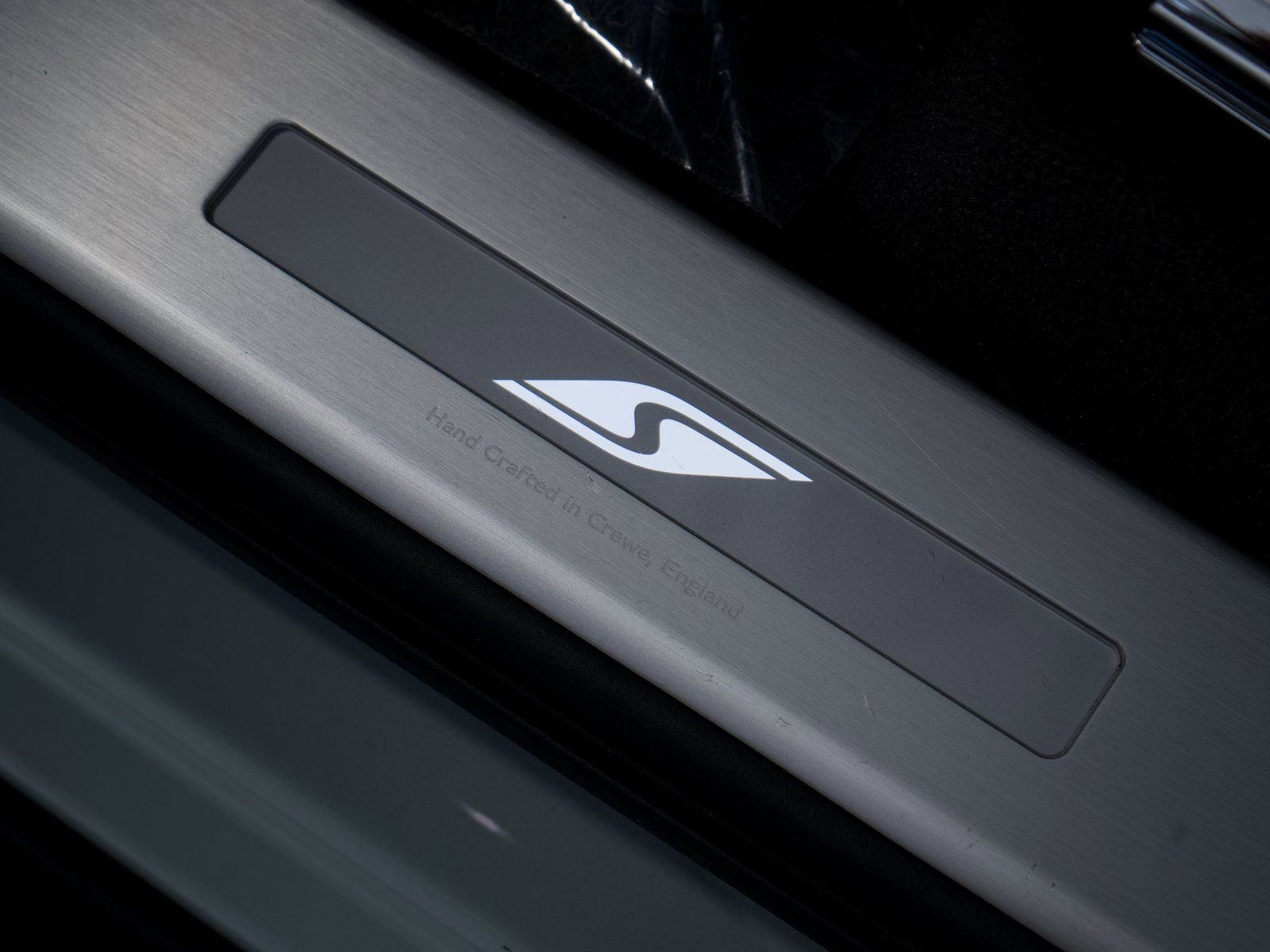 Certified 2025 Bentley Bentayga image 13