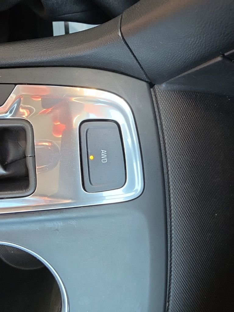 Used 2019 Chevrolet Equinox LT w/ LPO, Blackout Package AWD/4WD image 19