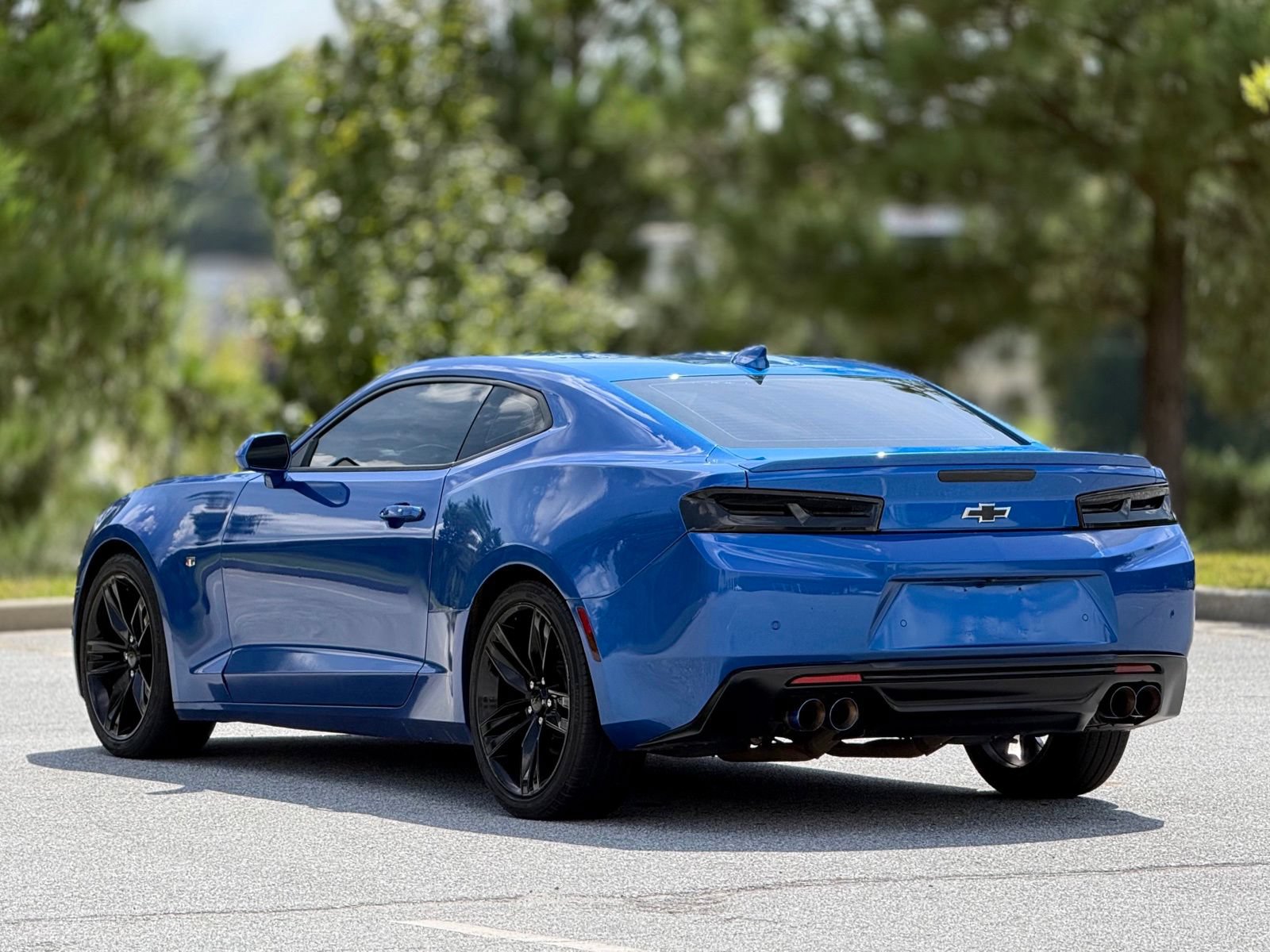 Used 2017 Chevrolet Camaro LT RWD image 10