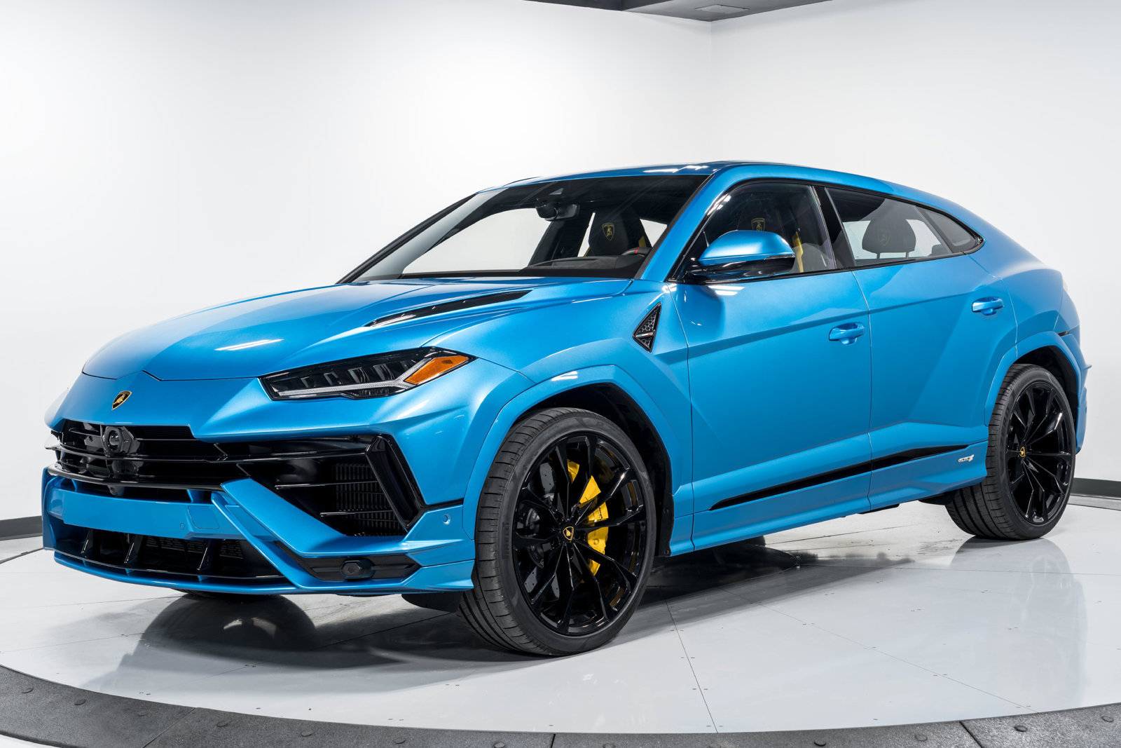 Used 2024 Lamborghini Urus S AWD/4WD image 7