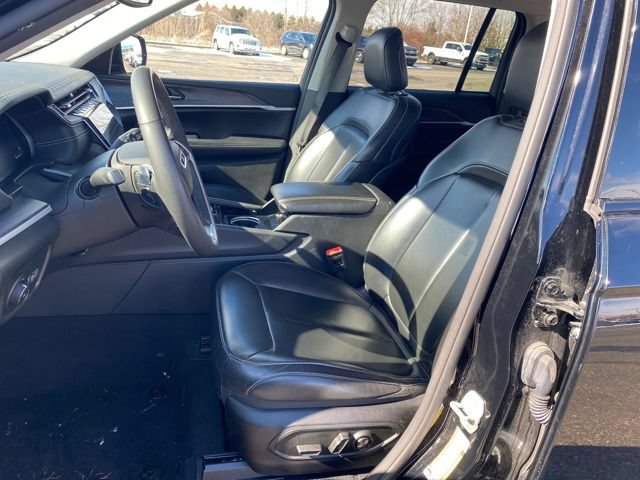 Used 2023 Jeep Grand Cherokee Limited AWD/4WD image 15