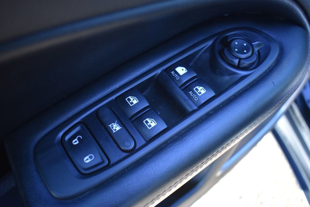 Used 2018 Jeep Compass Limited w/ Navigation Group image 24