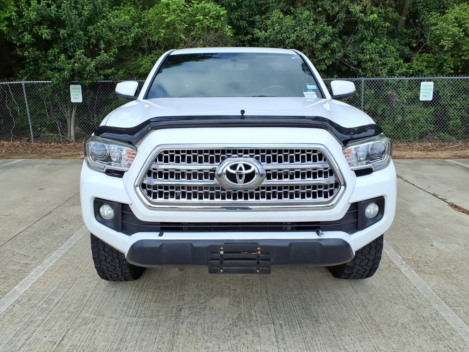 Used 2017 Toyota Tacoma TRD Off-Road w/ Premium & Technology Package image 3