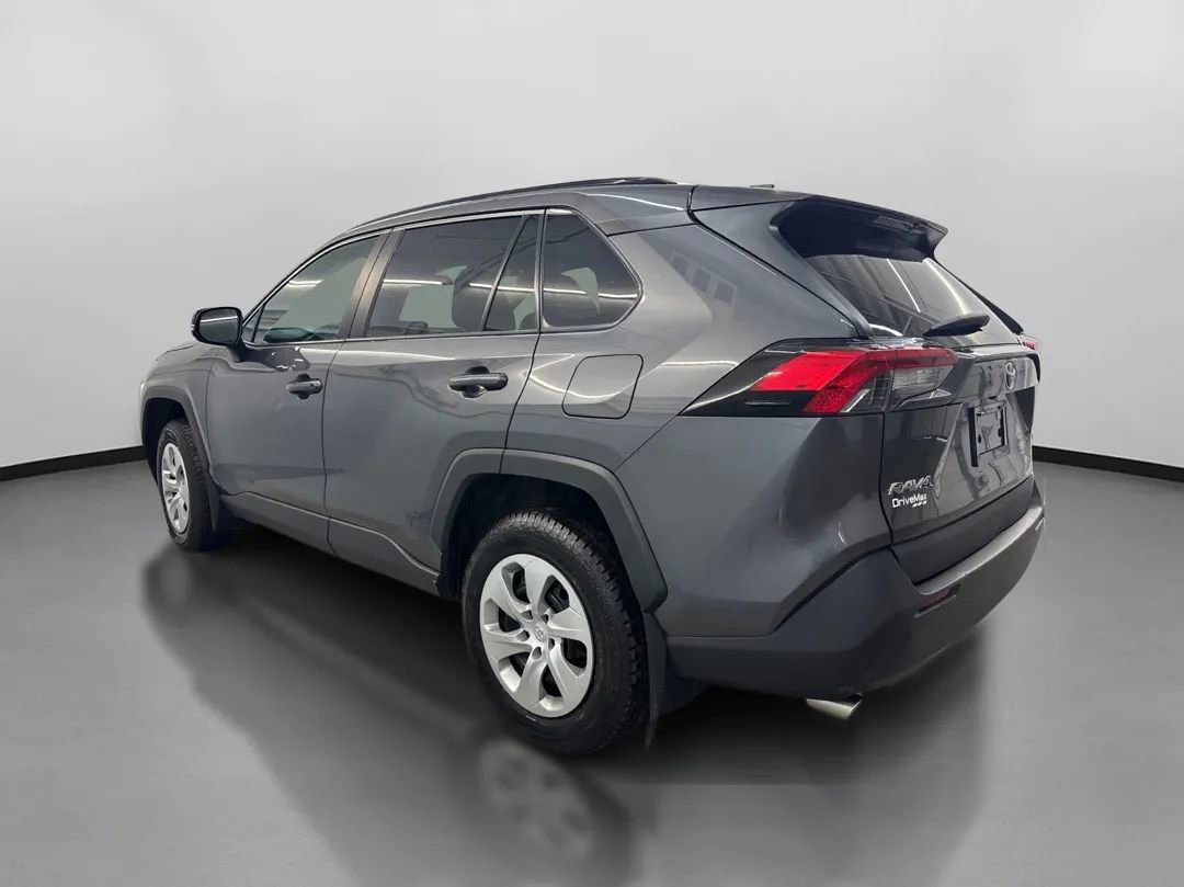 Used 2021 Toyota RAV4 LE image 7