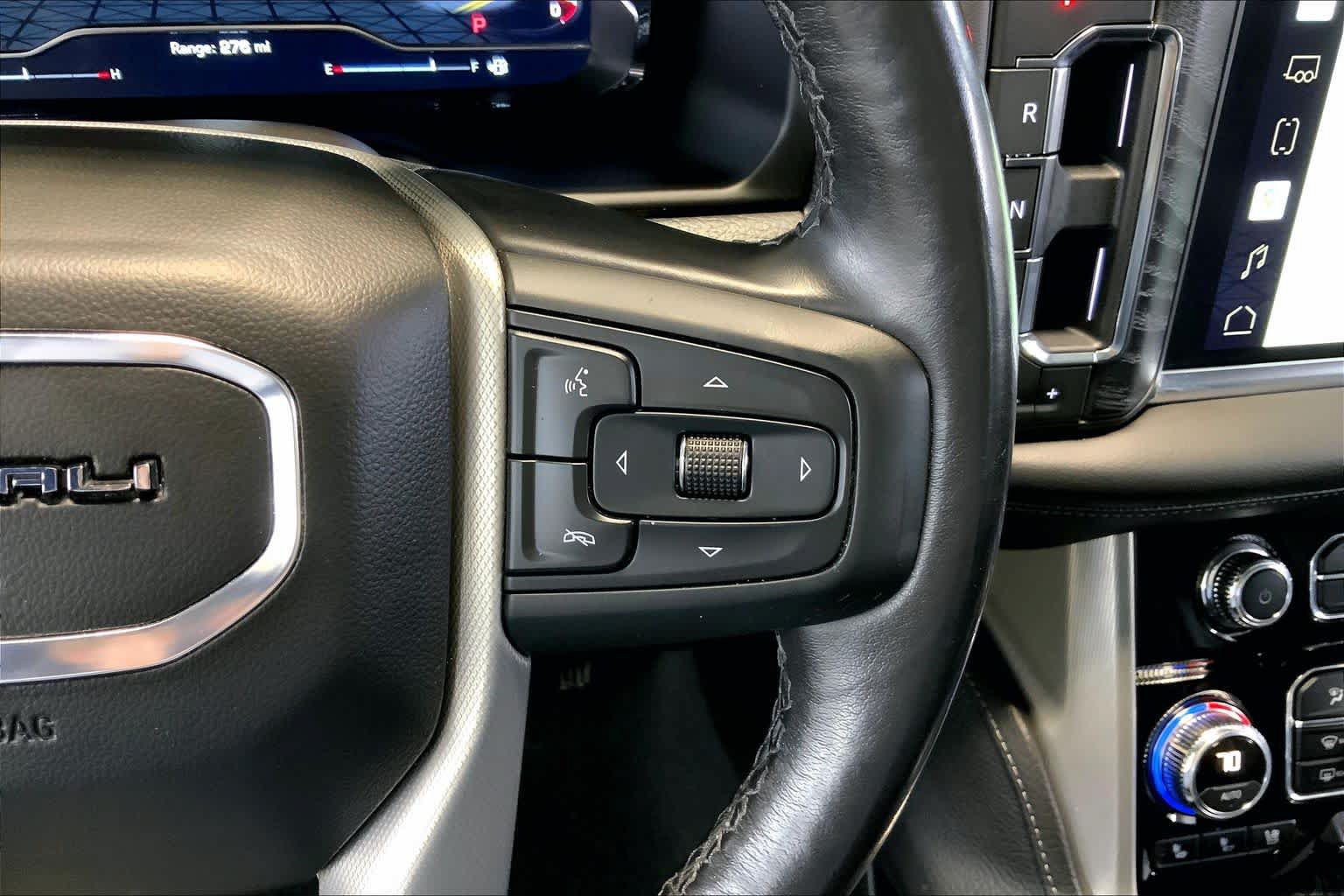 Used 2022 GMC Yukon XL Denali AWD/4WD image 24