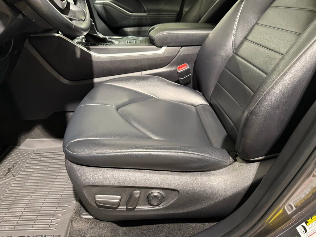 Certified 2024 Toyota Highlander XLE image 14