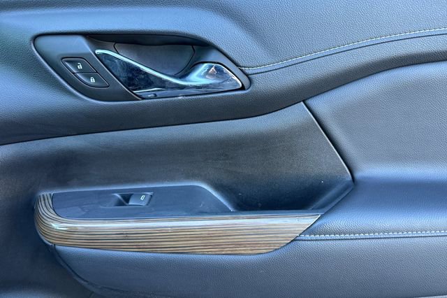 Used 2023 GMC Acadia SLE image 22