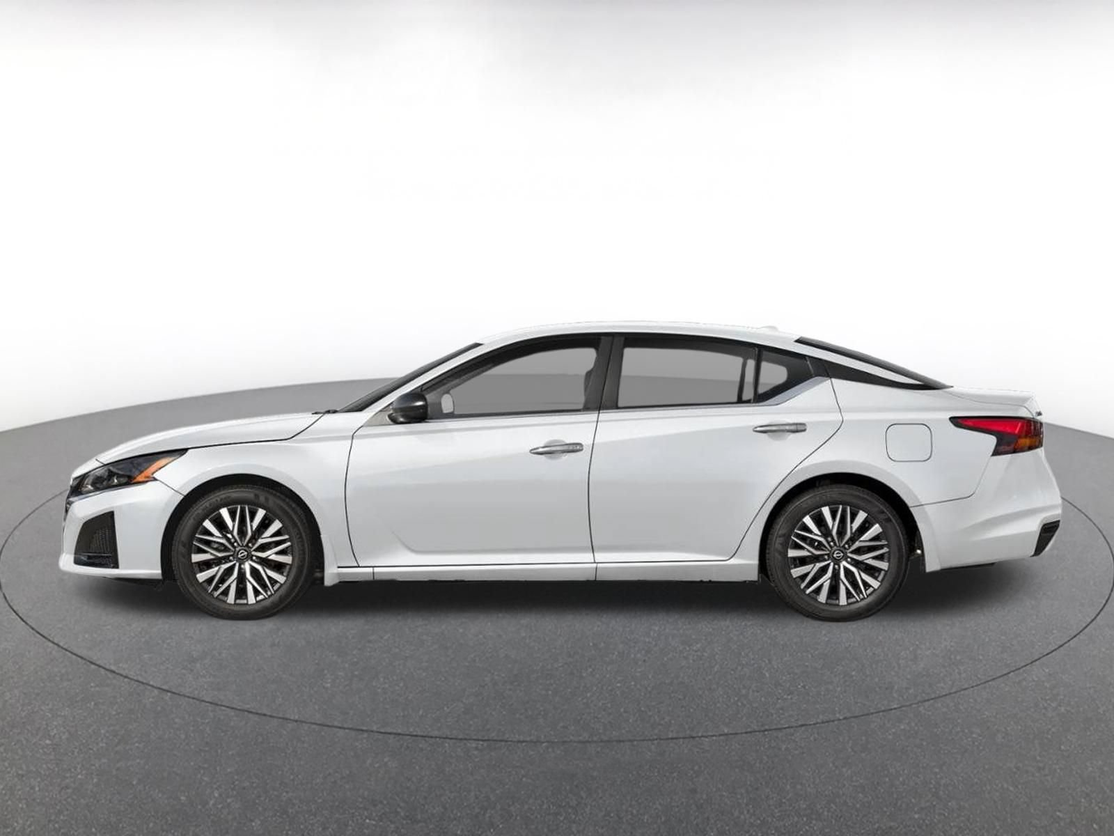 Used 2026 Nissan Altima 2.5 SV FWD image 3