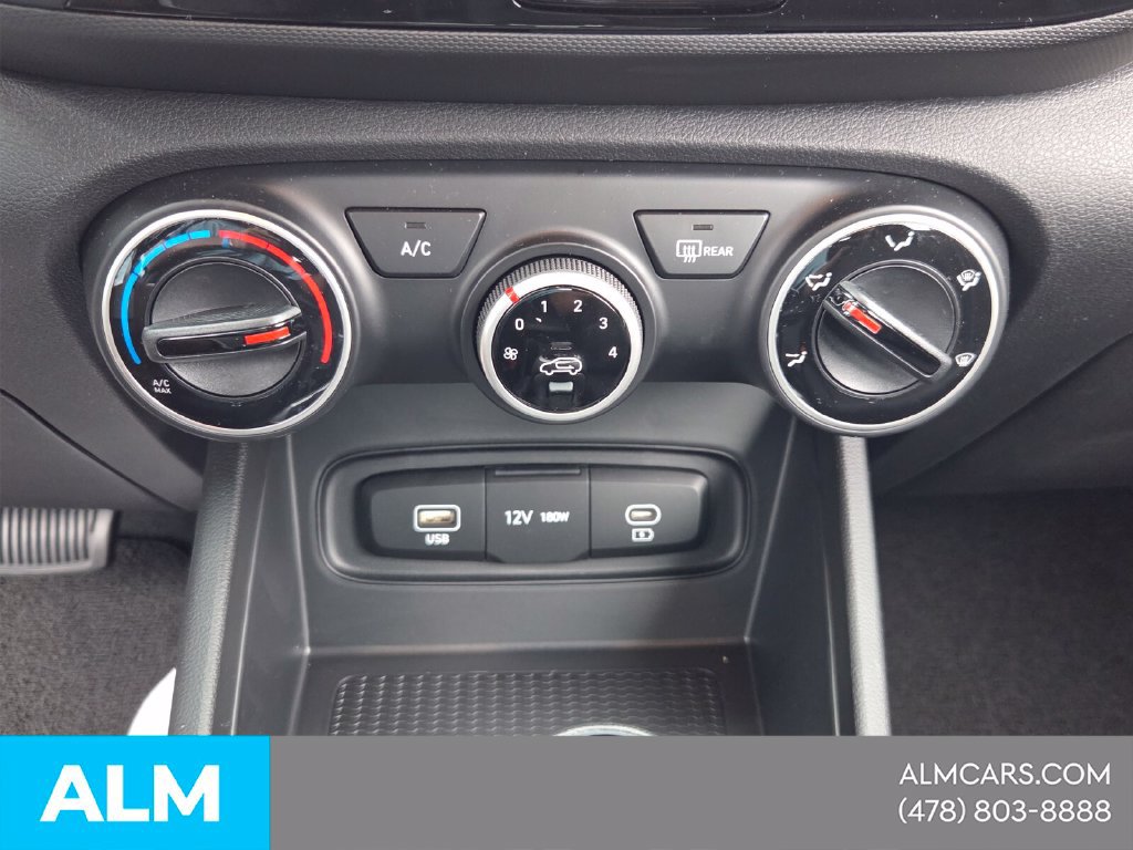 Used 2026 Hyundai Venue SE FWD image 23
