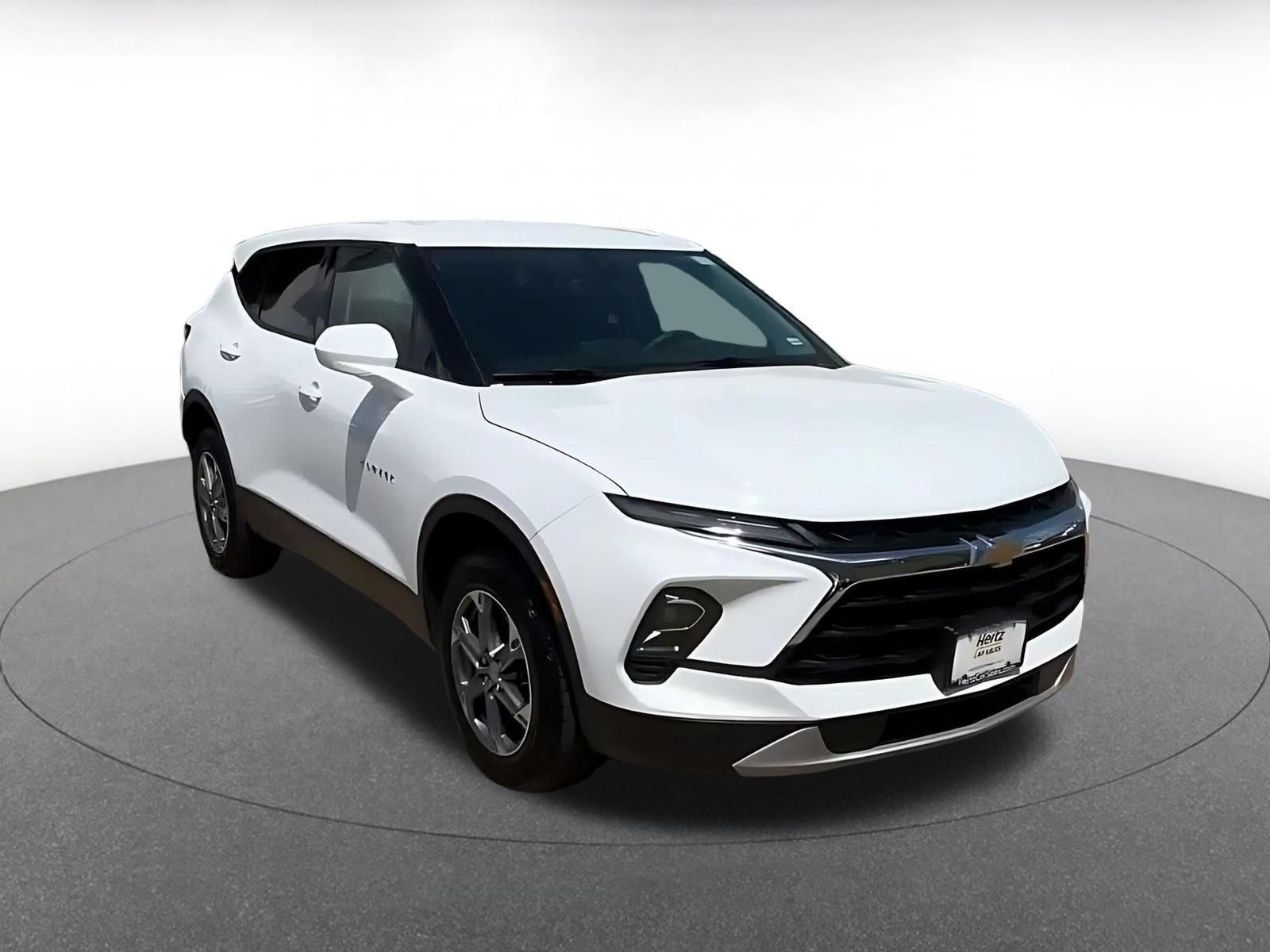 Used 2026 Chevrolet Blazer LT FWD image 3