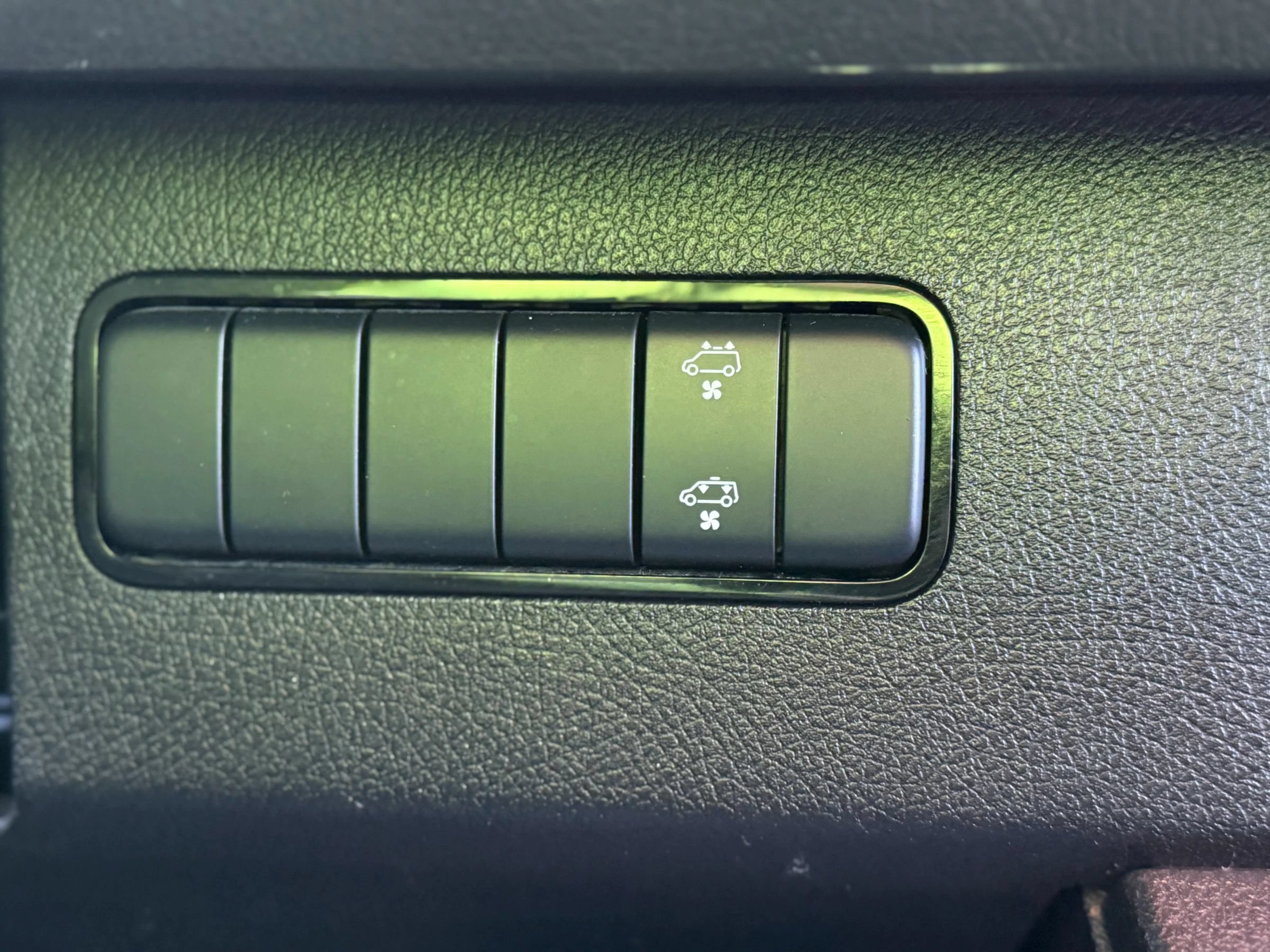 Used 2025 Mercedes-Benz Sprinter 2500 image 18