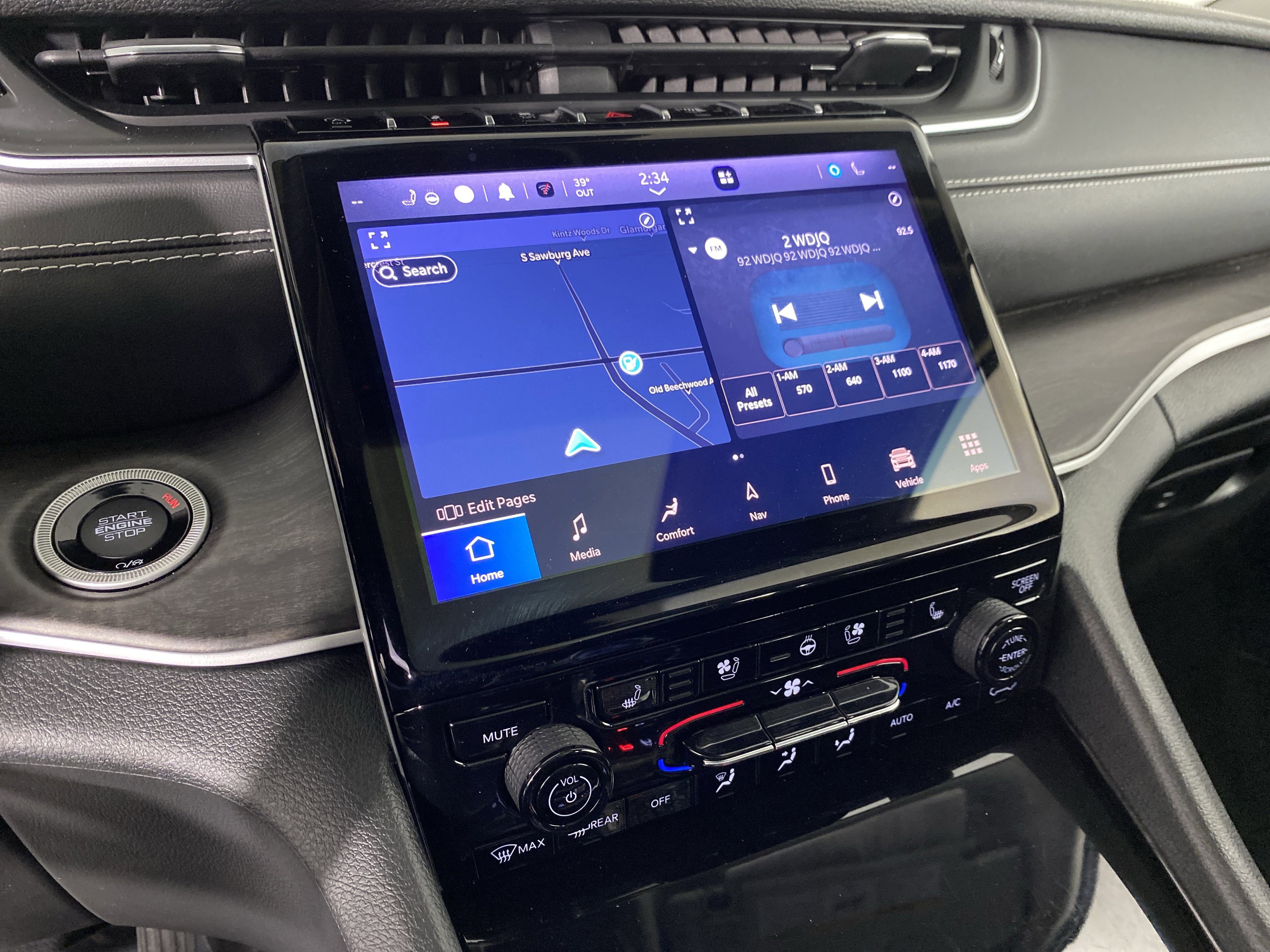 Used 2023 Jeep Grand Cherokee L Limited w/ Luxury Tech Group II image 28