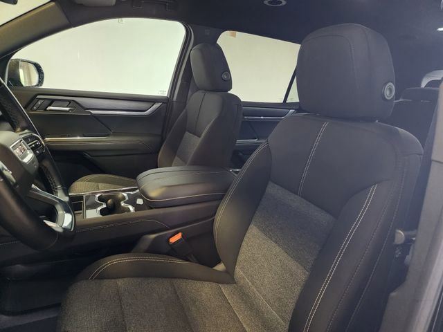 Certified 2025 GMC Acadia Elevation FWD image 12