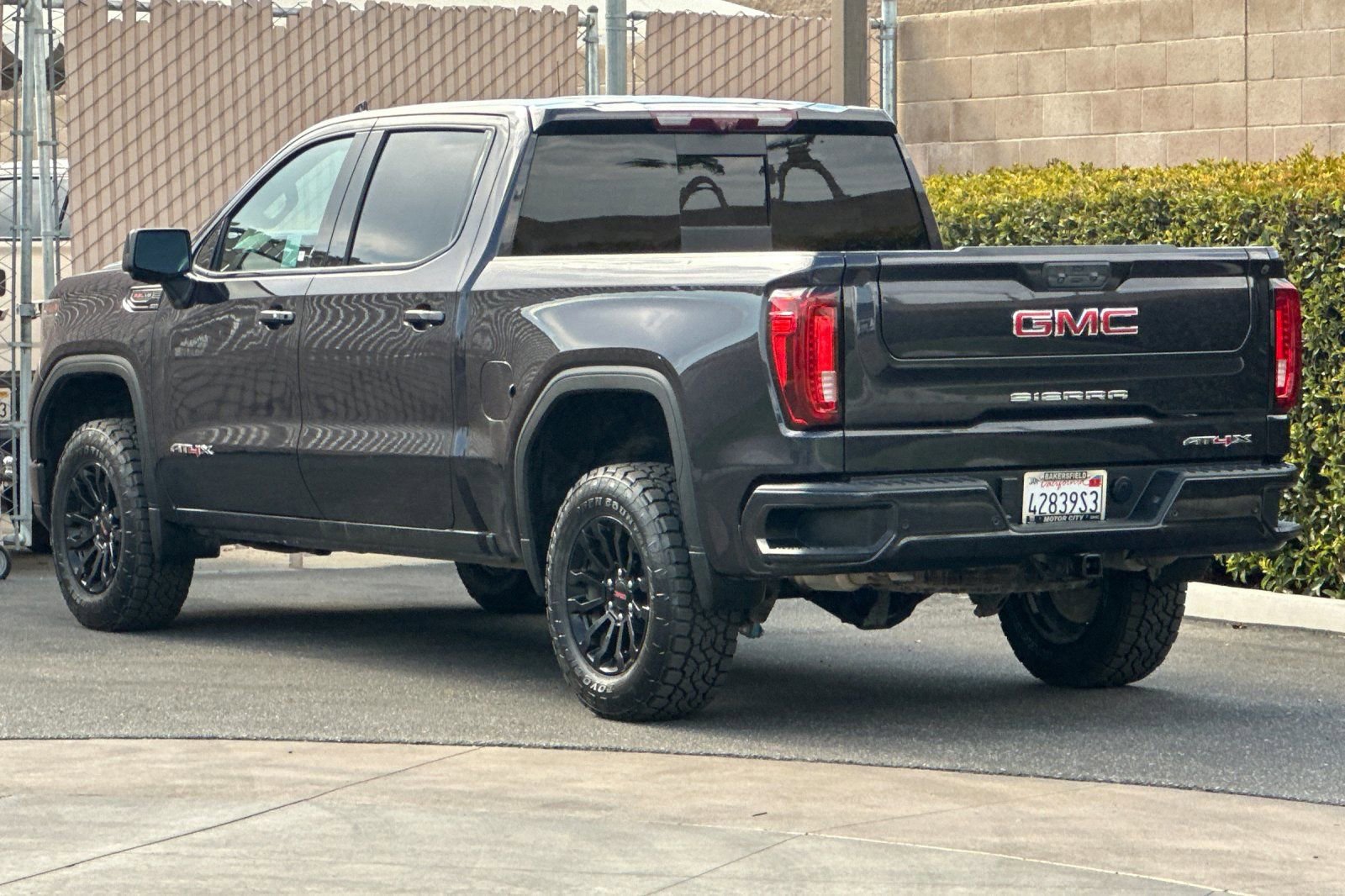 Used 2023 GMC Sierra 1500 AT4X image 6