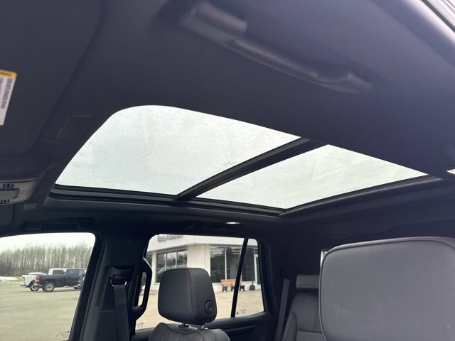 Used 2025 Chevrolet Tahoe RST w/ Comfort Package AWD/4WD image 9