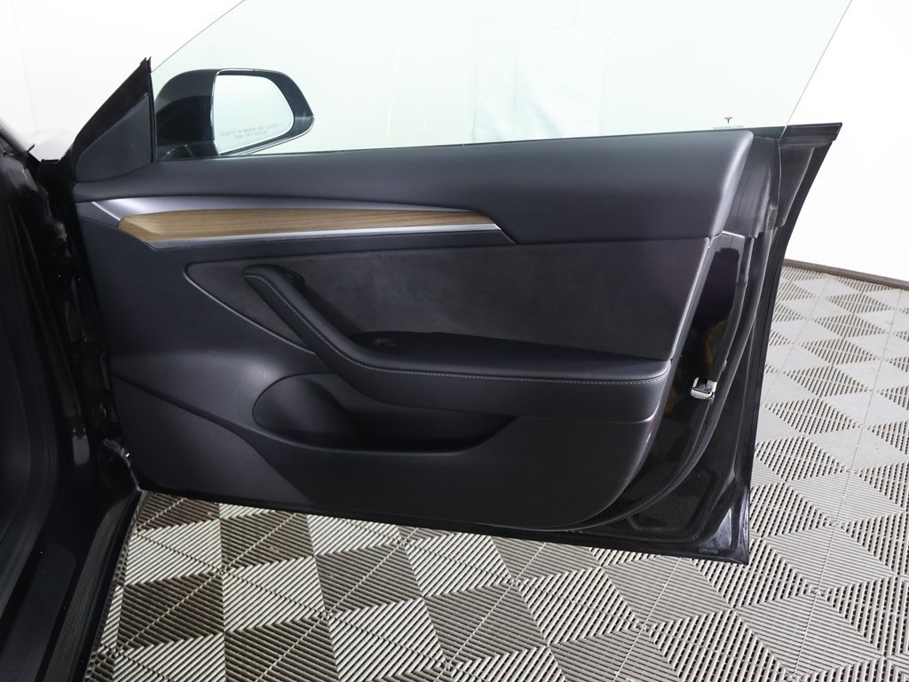 Used 2023 Tesla Model 3 Standard Range image 22