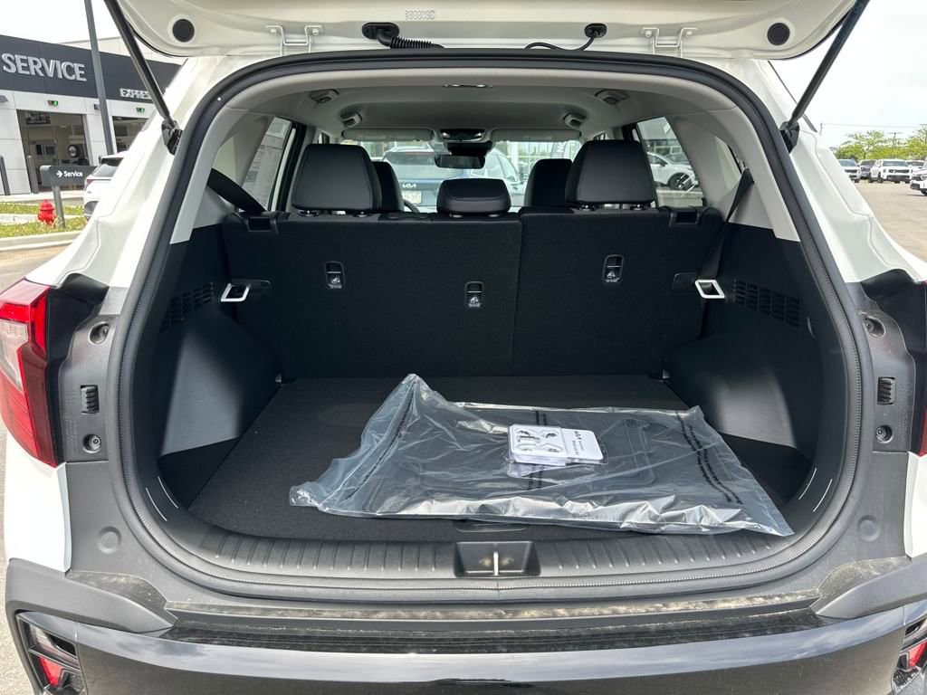New 2025 Kia Seltos S image 32