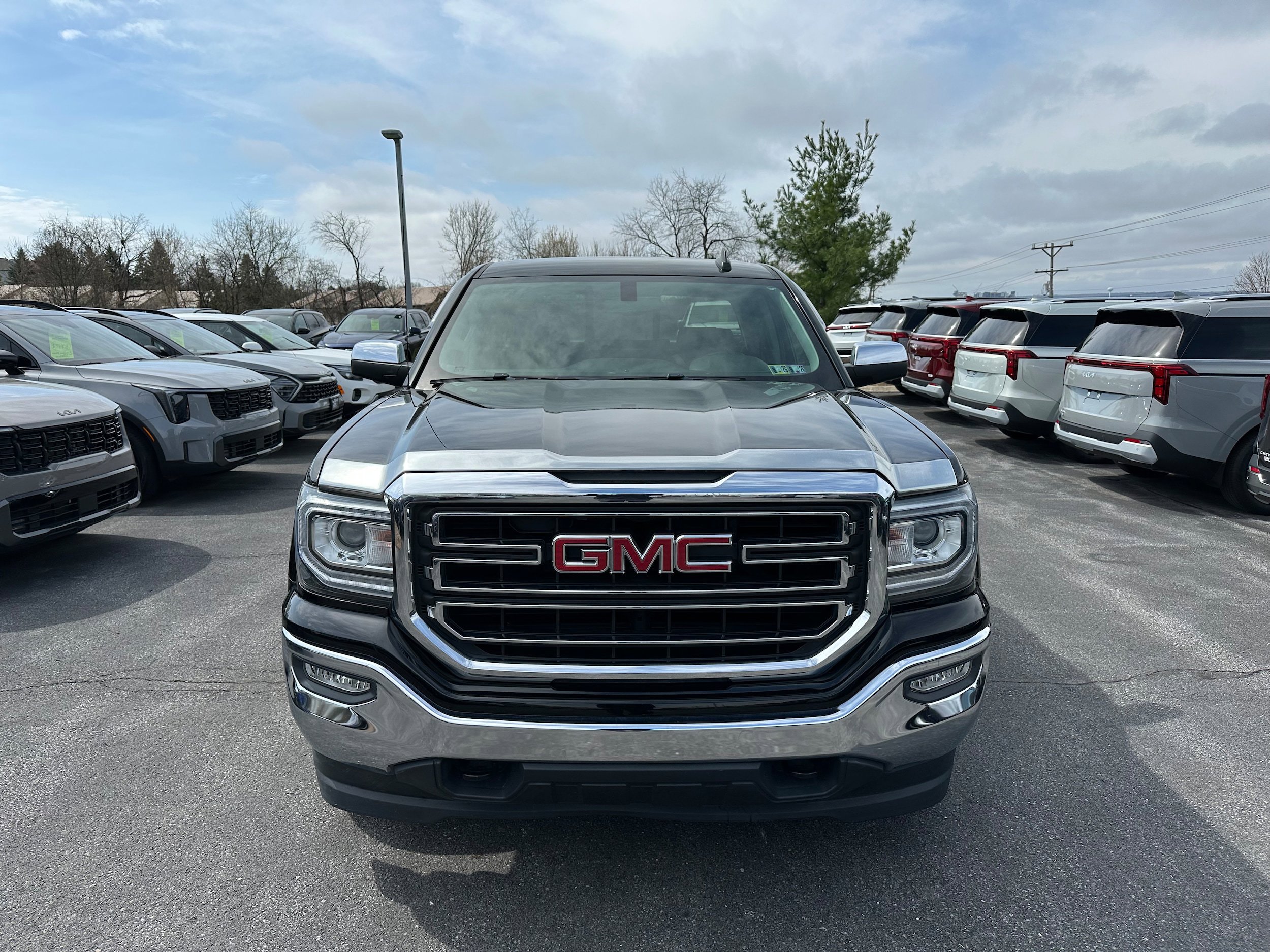 Used 2017 GMC Sierra 1500 SLE w/ SLE Value Package image 2
