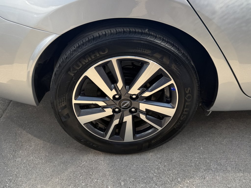 Used 2025 Nissan Versa SV FWD image 30