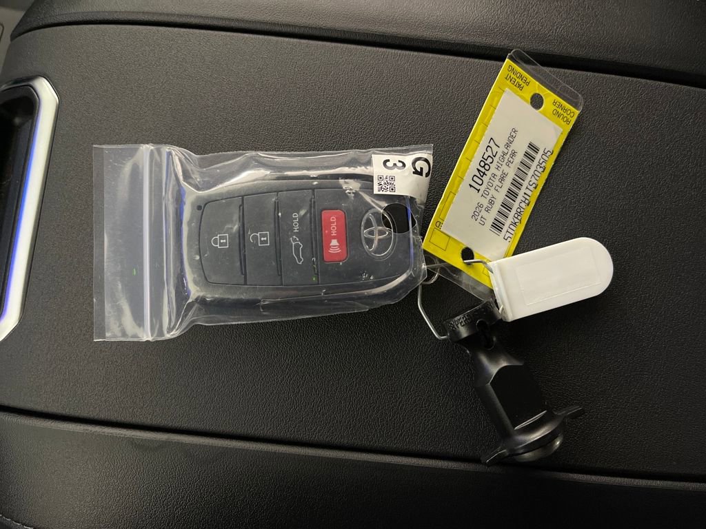 New 2026 Toyota Highlander XLE image 24