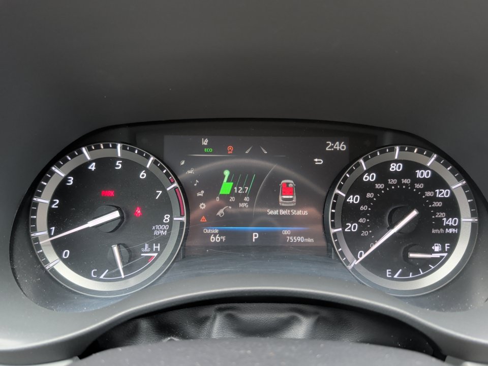 Used 2021 Toyota Highlander XLE AWD/4WD image 14