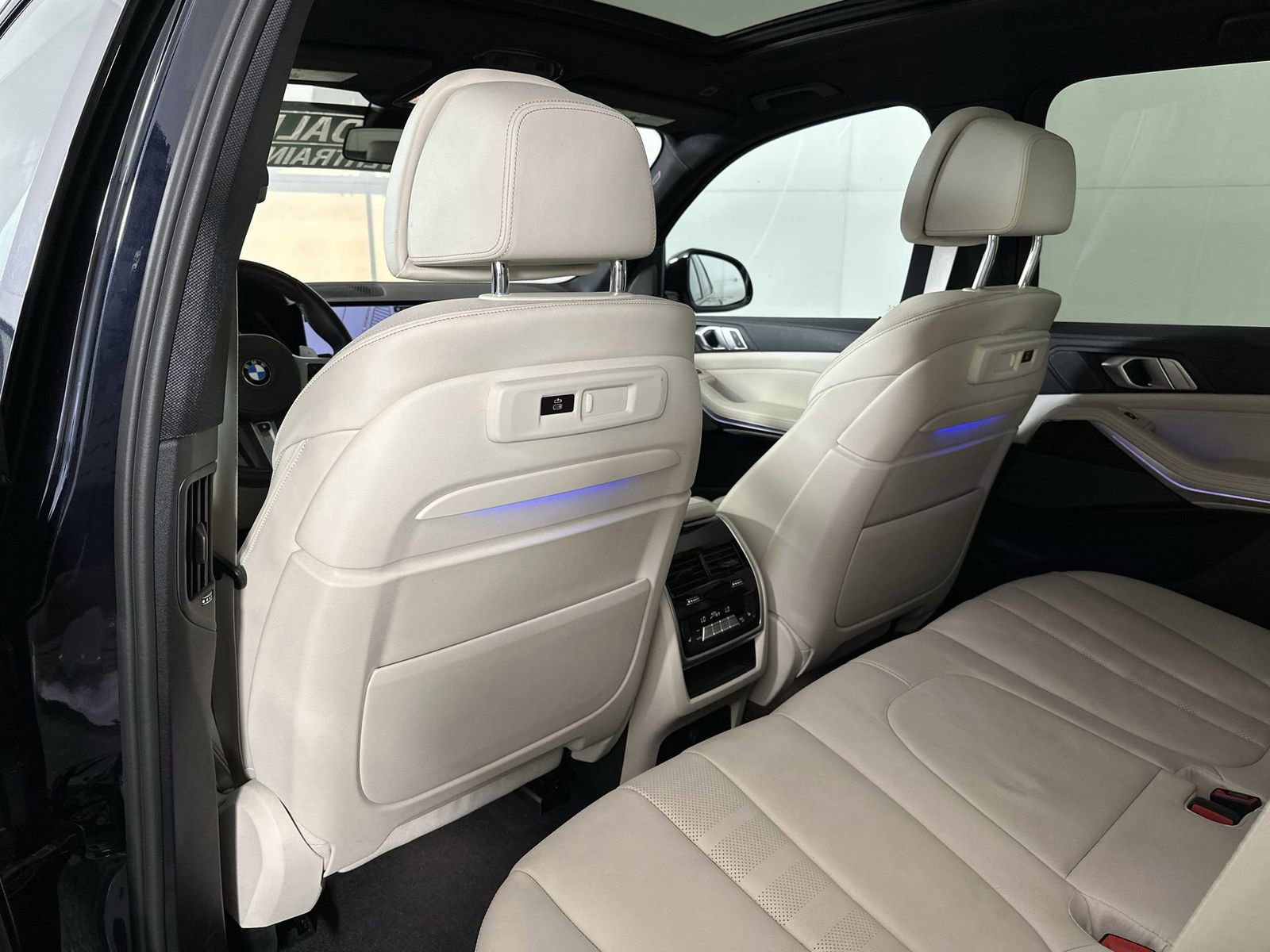Used 2020 BMW X5 M50i w/ Premium Package AWD/4WD image 24