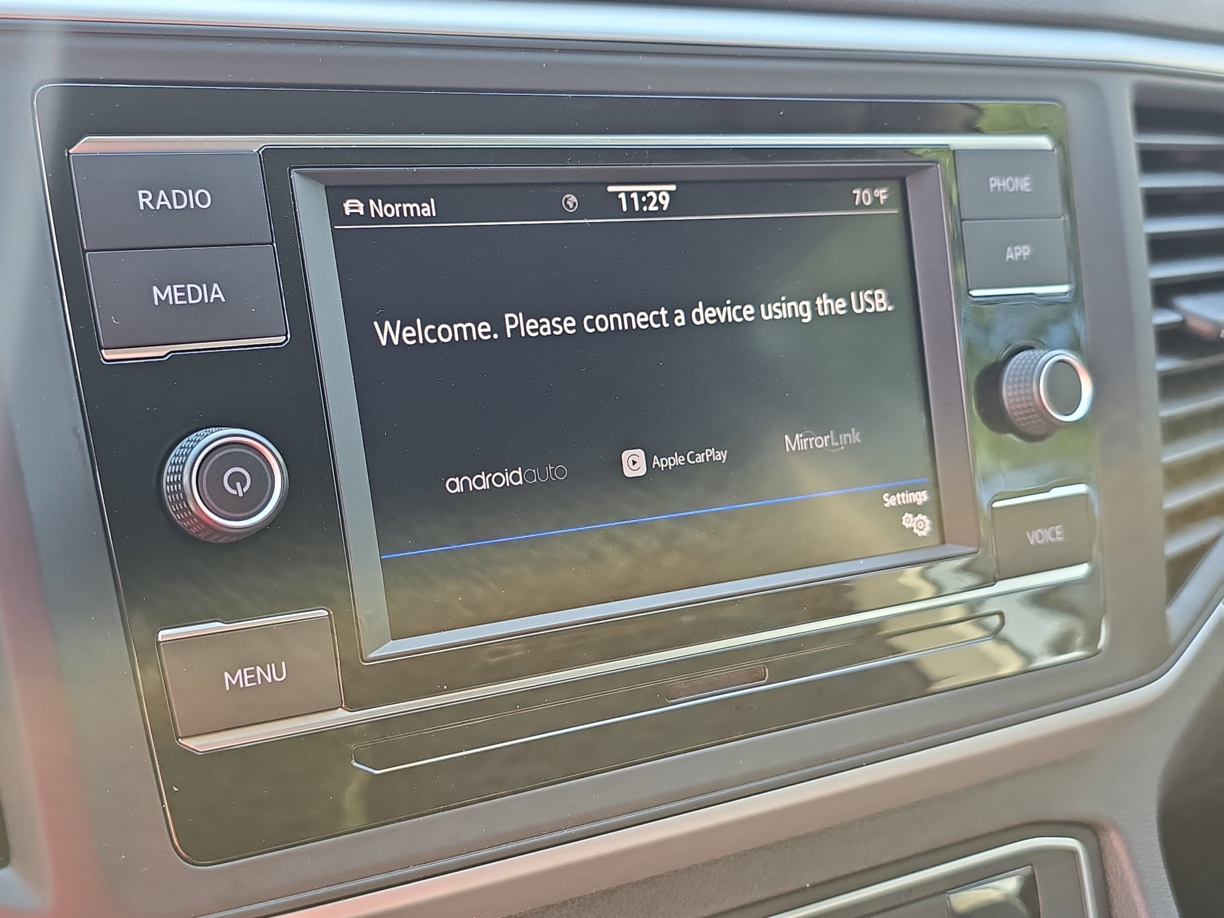 Used 2023 Volkswagen Atlas SE image 24