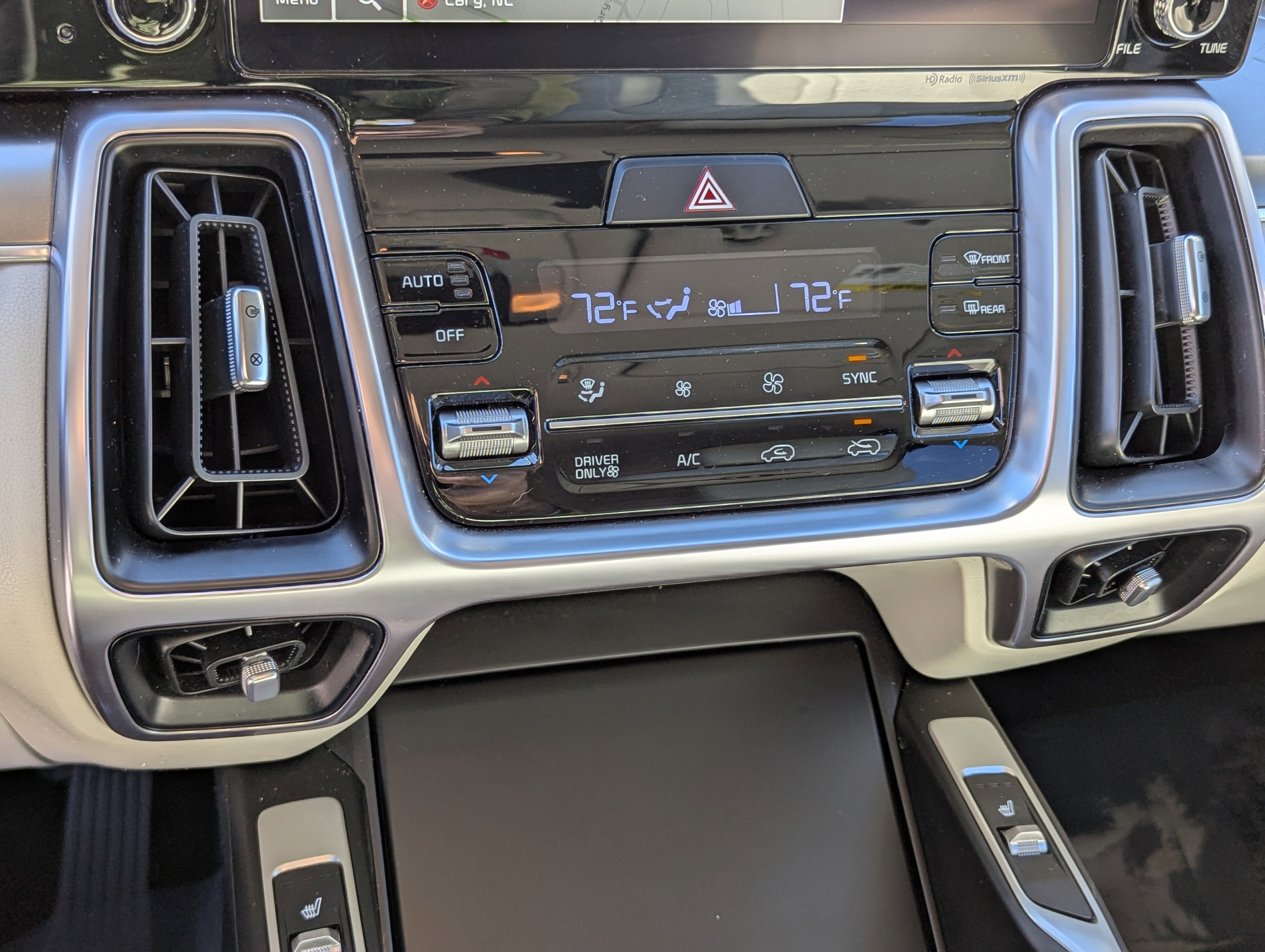 Used 2023 Kia Sorento EX image 23