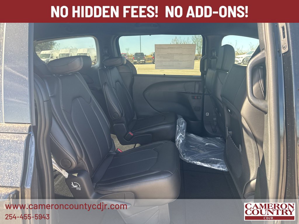 New 2026 Chrysler Pacifica Select w/ S Appearance Package FWD image 18