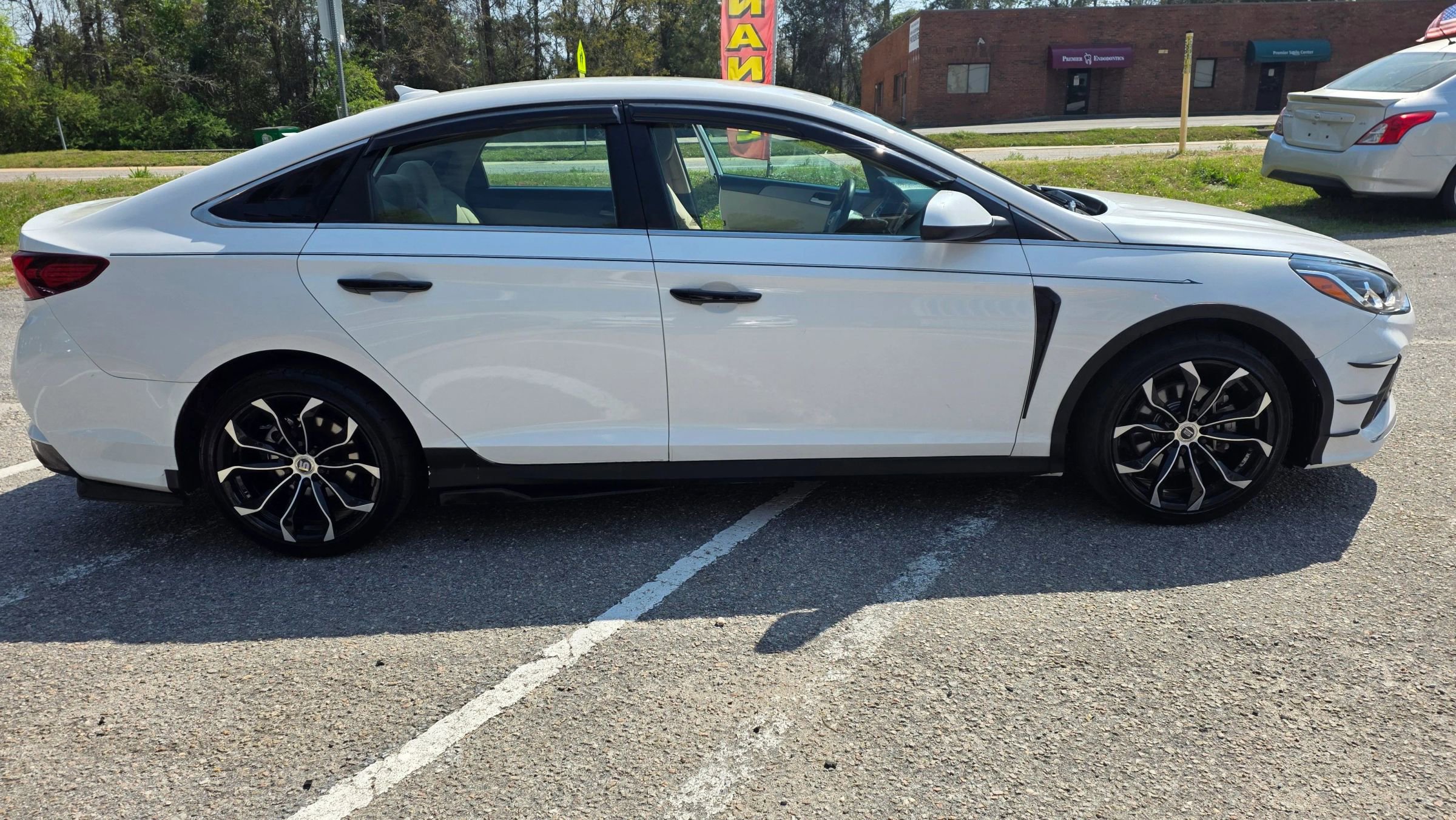 Used 2019 Hyundai Sonata SE w/ Cargo Package FWD image 4