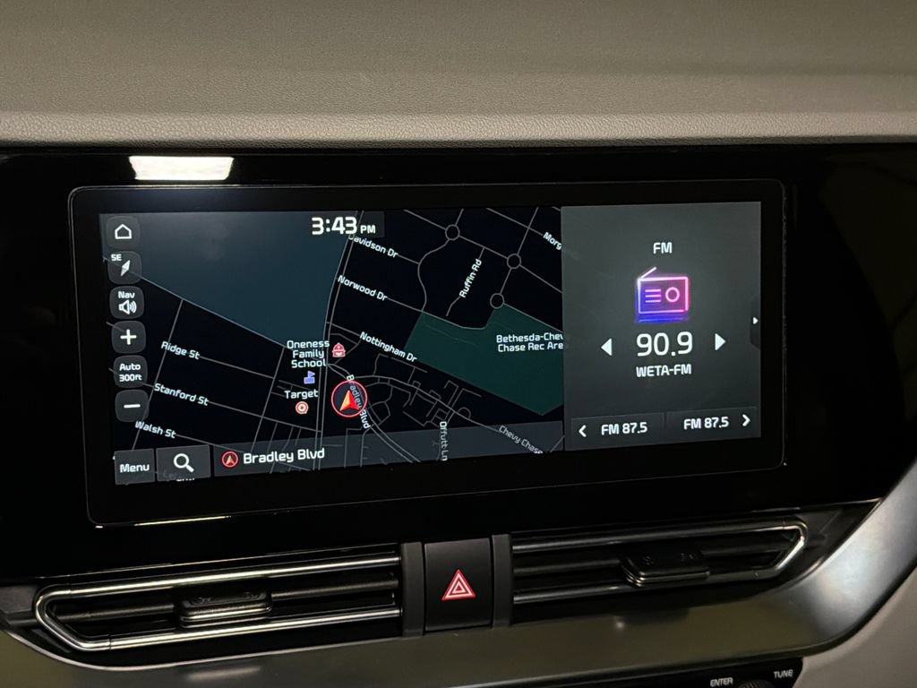 Certified 2022 Kia Niro Touring Special Edition FWD image 27