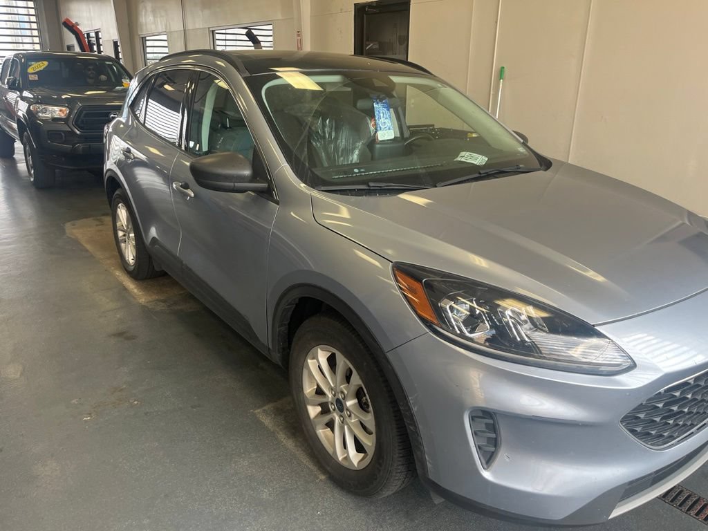 Used 2022 Ford Escape SE w/ Convenience Package FWD image 1
