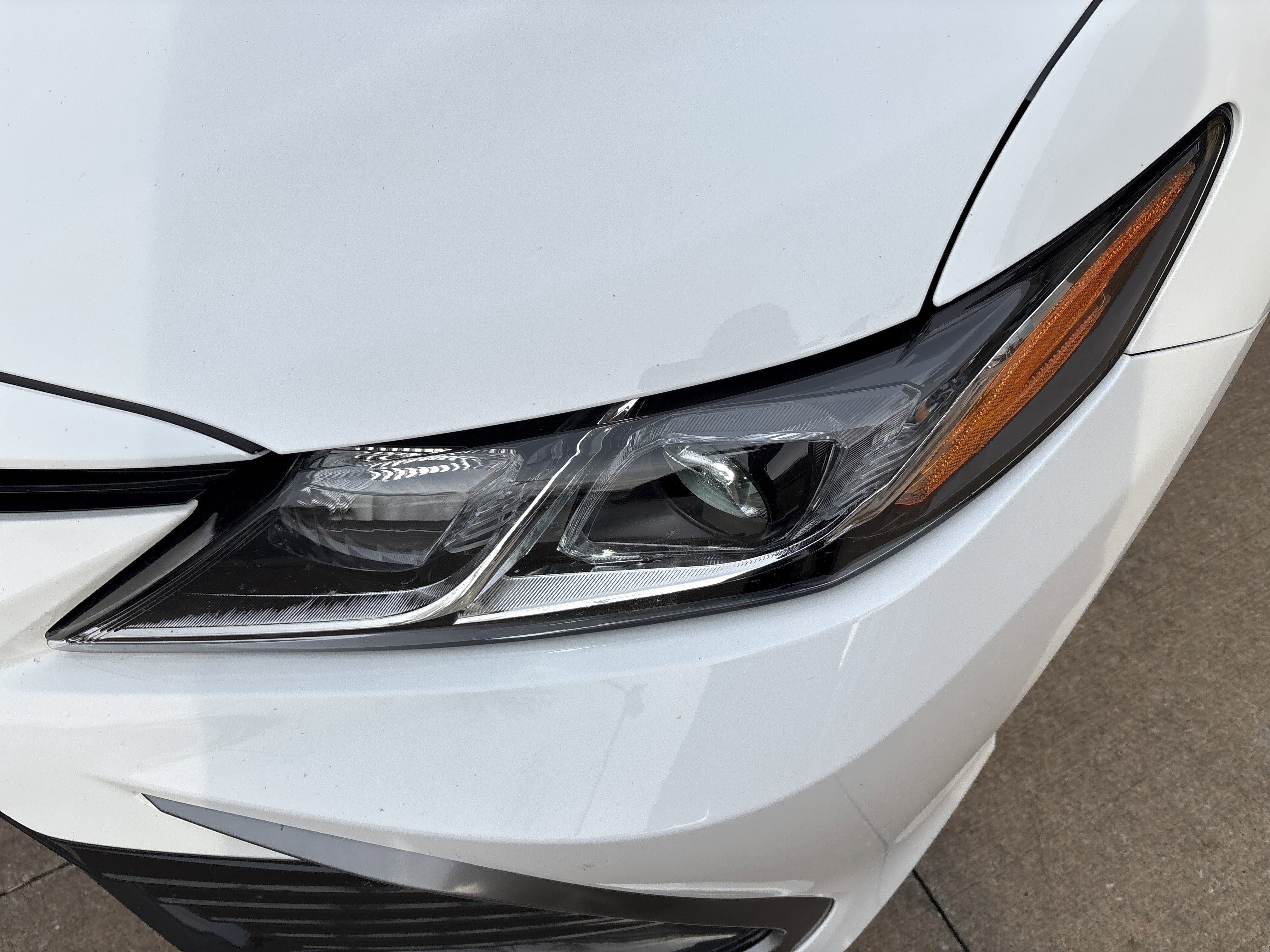 Used 2022 Toyota Camry LE image 6