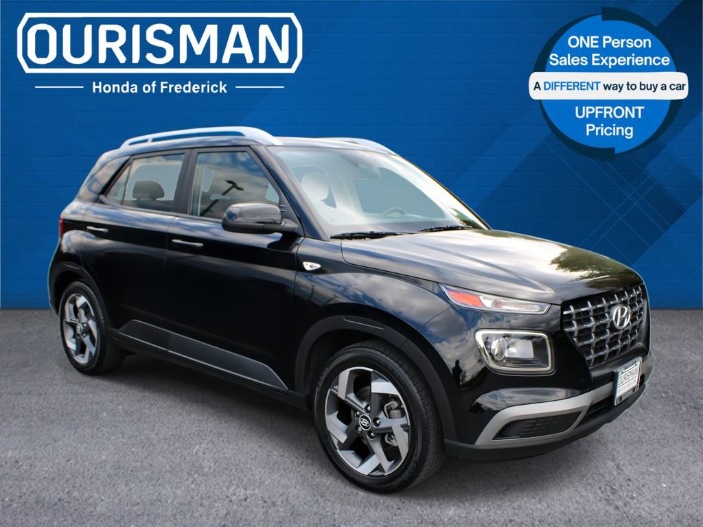Used 2023 Hyundai Venue SEL image 1