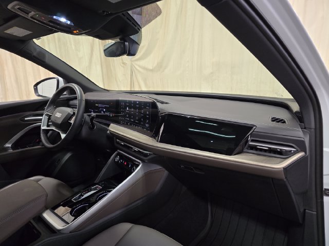 Used 2025 Audi Q5 Premium Plus AWD/4WD image 38