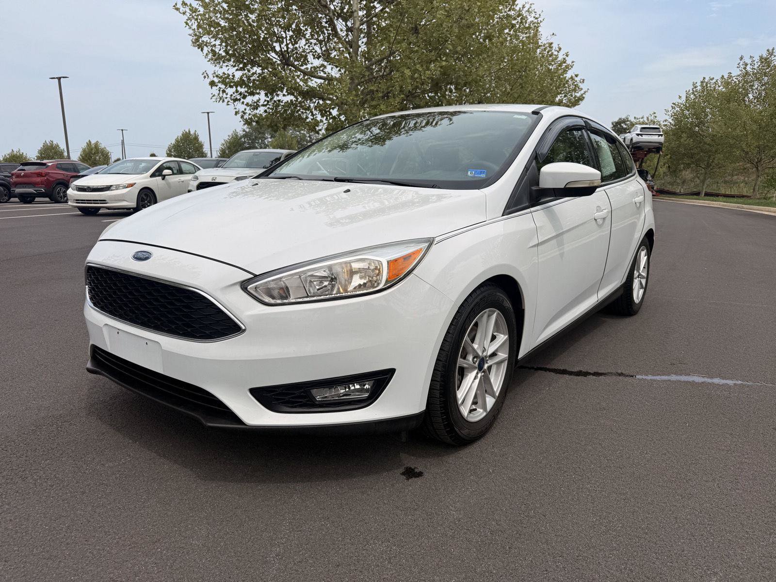 Used 2016 Ford Focus SE w/ SE Power Seat Package FWD image 2