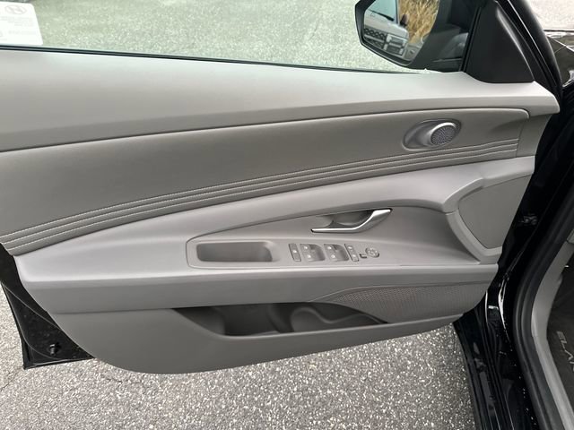 Certified 2025 Hyundai Elantra SEL image 10